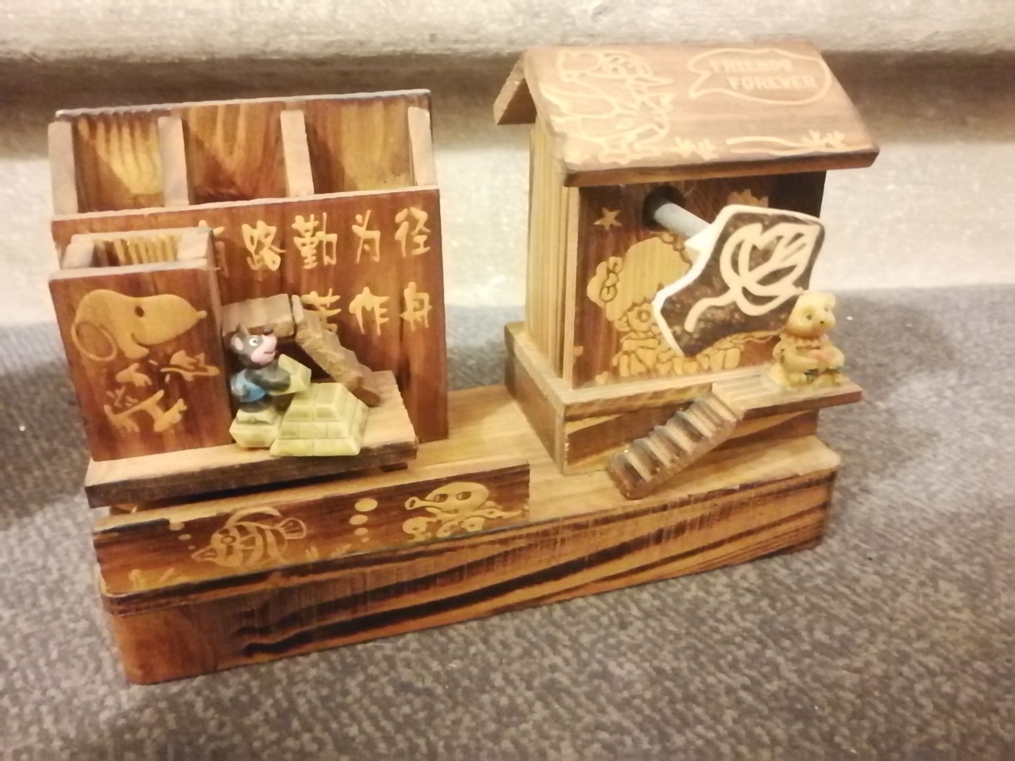Cutii muzicale din lemn