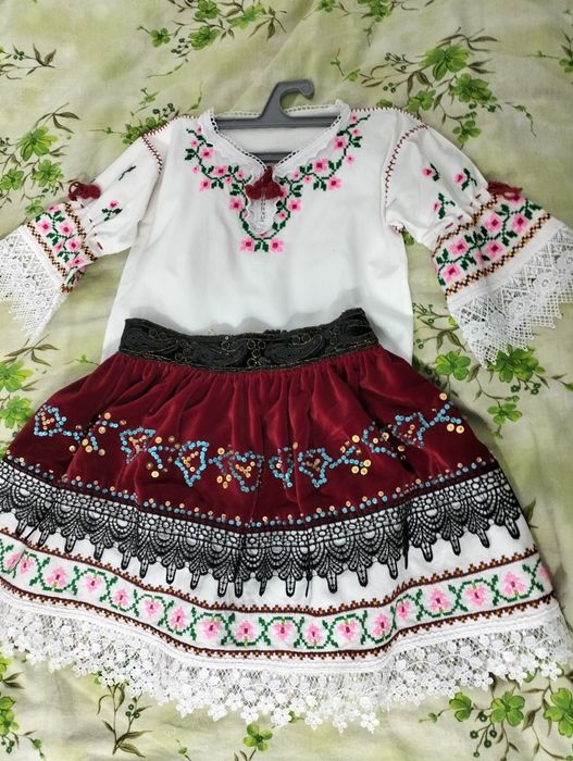 Costum popular fetițe