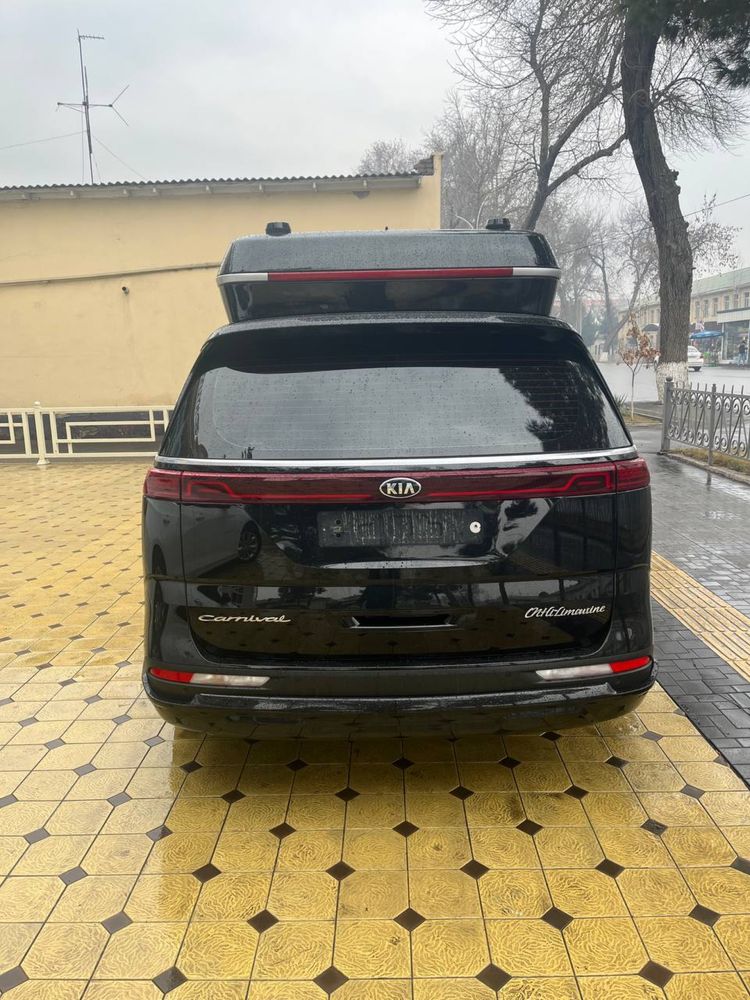 Kia Carnival Hi Limousine