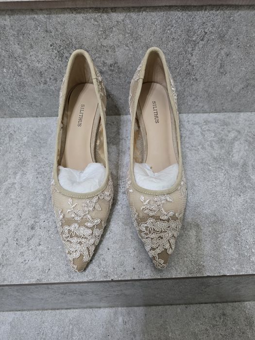 Продам туфли на каблуке 33 размер