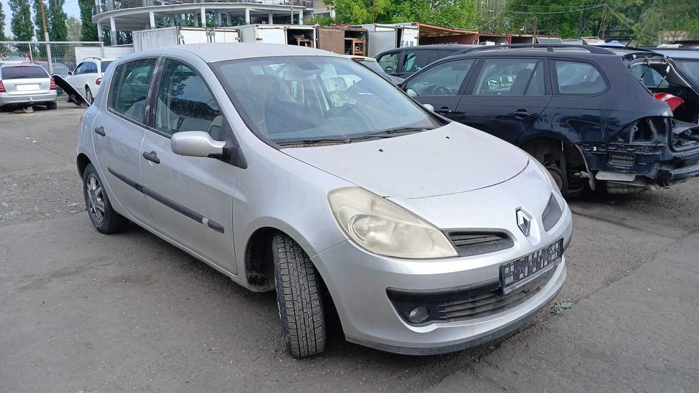 Dezmembrez Renault Clio 3-1.5 Diesel Euro 3 Din 2006