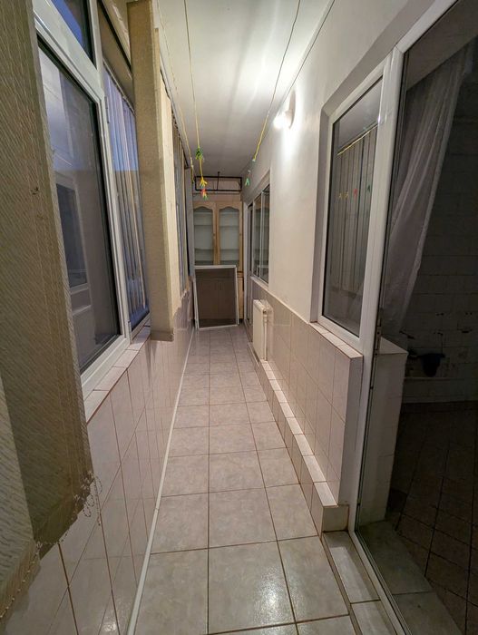 Apartament 3 camera de vanzare