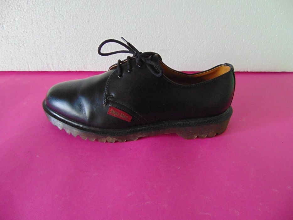НОВИ Dr Martens номер 41 Оригинални мъжки обувки