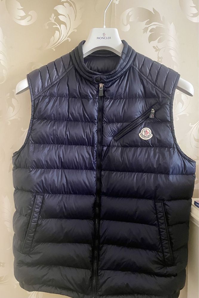 Vestă Moncler, bărbătească, marimea 4