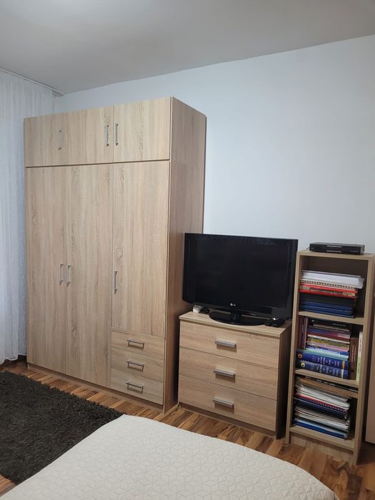 Vând apartament cu 3 camere pe Bld Dacia vizavi de șcl Dacia la cheie
