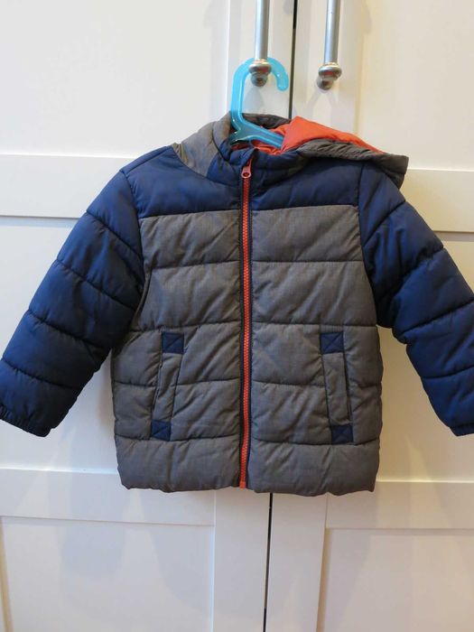 Тениски, яке Benetton, пуловер и панталони за 18-24 м, ръст 92 см