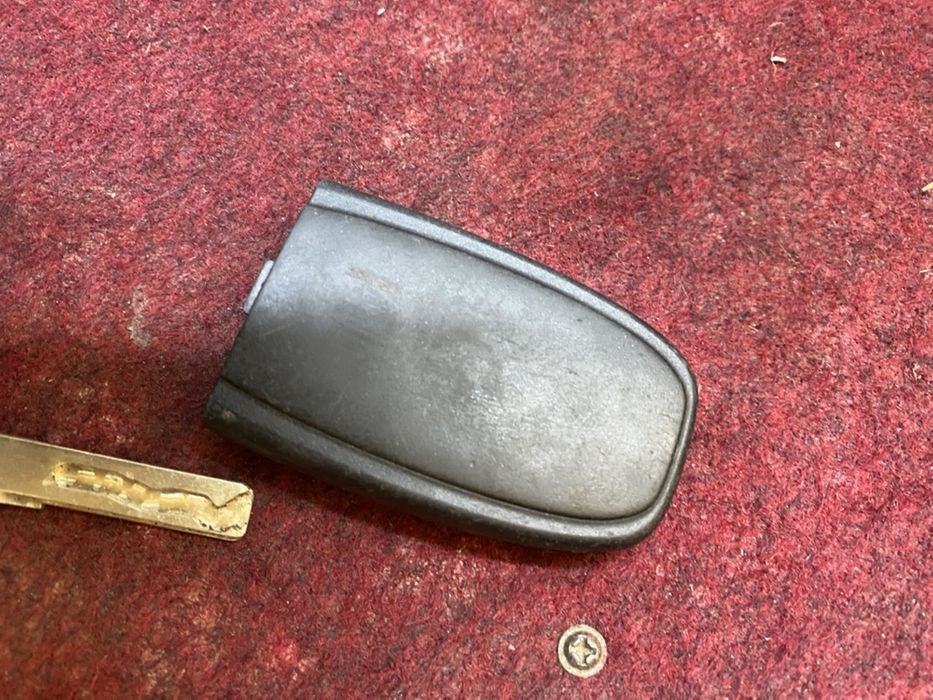 Ключ за AUDI оригинален кутия поставка  A4 A3 A5 A6 A7 A8 Q2 Q3 Q5 Q7