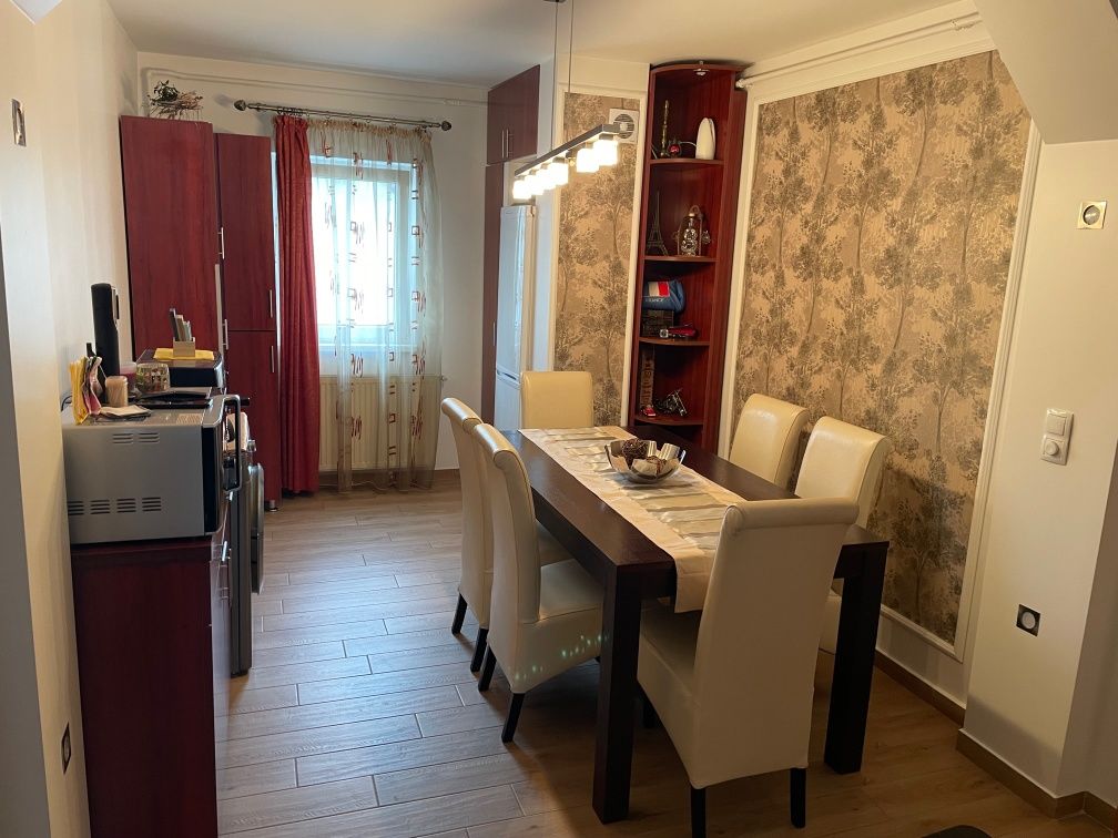 Vand apartament 3 camere