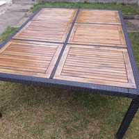 Градинска маса с дървен плот