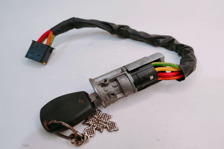 Contact de Pornire  cu Telecomanda Dacia Logan prima generatie seria