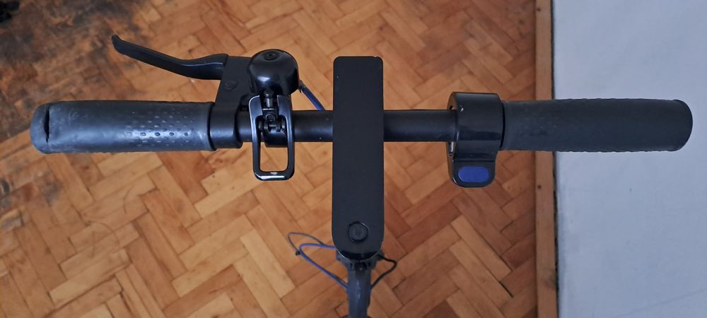 Тротинетка Xiaomi Mi 3 с нужда от нова батерия или за части.