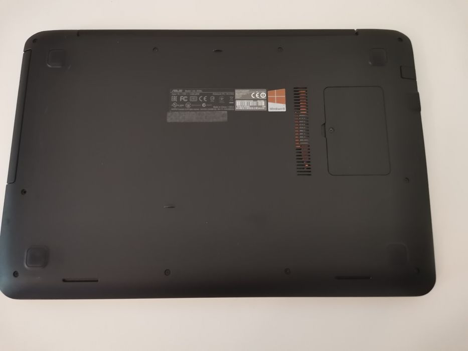 Laptop Asus R556L