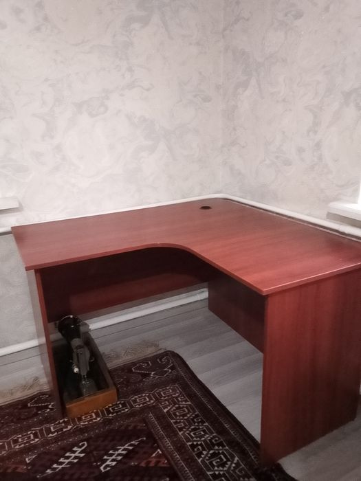 Стол для компьютера