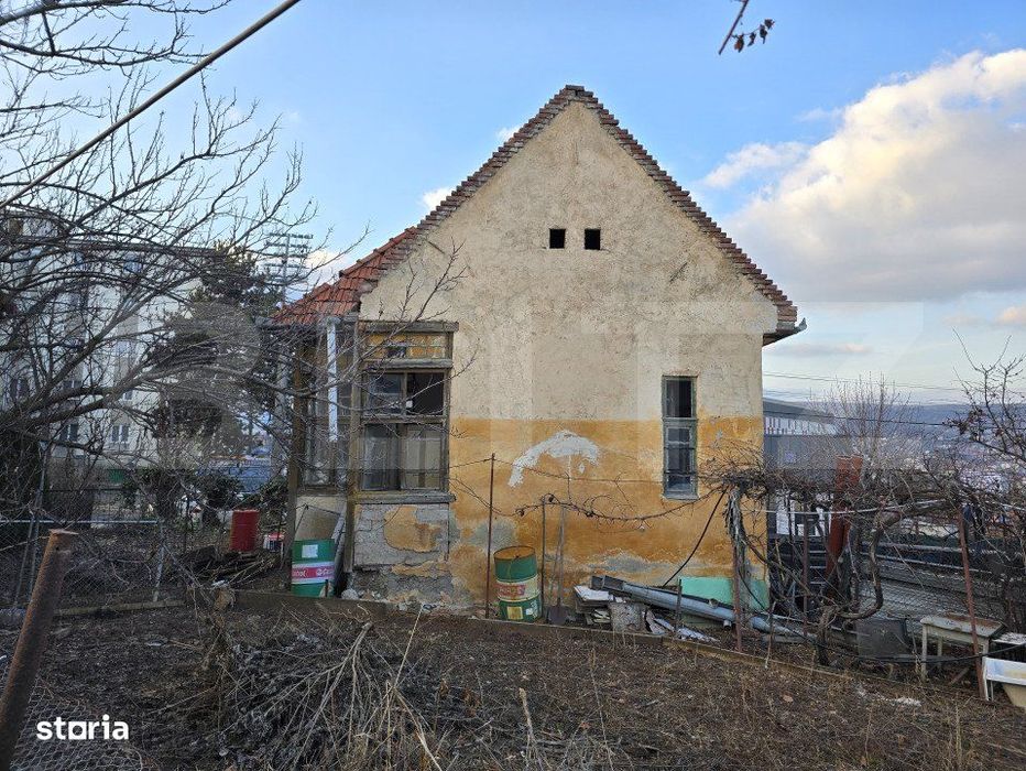 Casa demolabila, teren 461 mp, Intersectia 7 strazi, zona Gruia