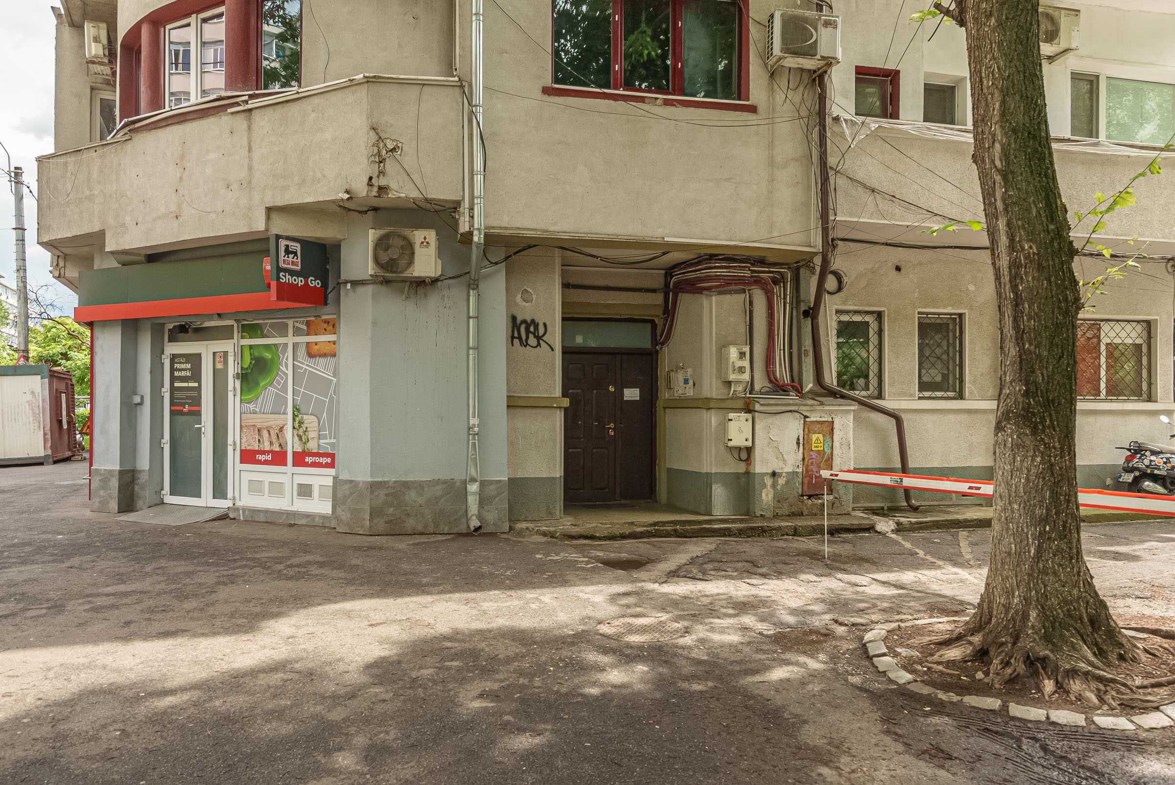 Apartament 3 Camere ( Ion Mihalache ) 500 m - metrou 1 Mai