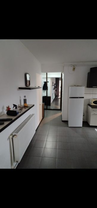 Închiriez garsoniera Mioveni R9
