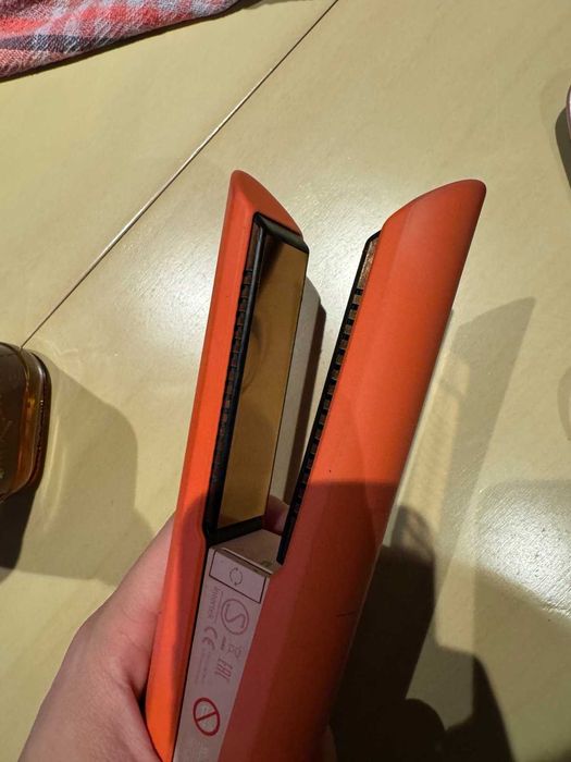 Dyson corrale преса за коса