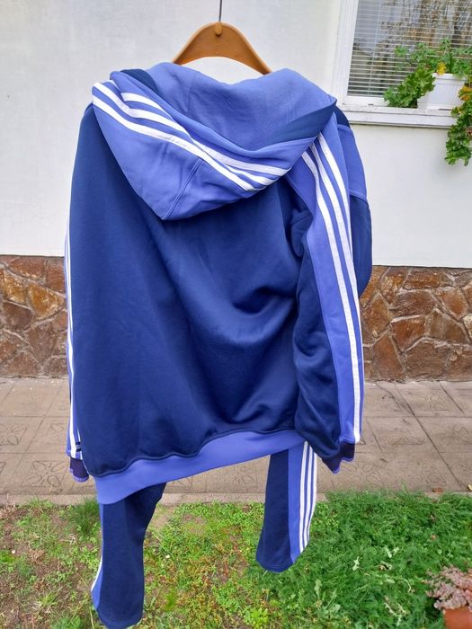 Продавам спортен комплект ADIDAS , зимен и