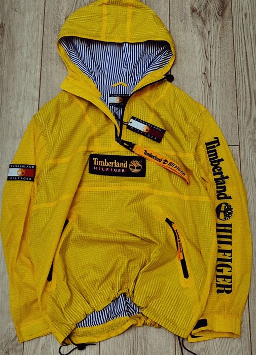 анорак в коллаборации Tommy Hilfiger x Timberland