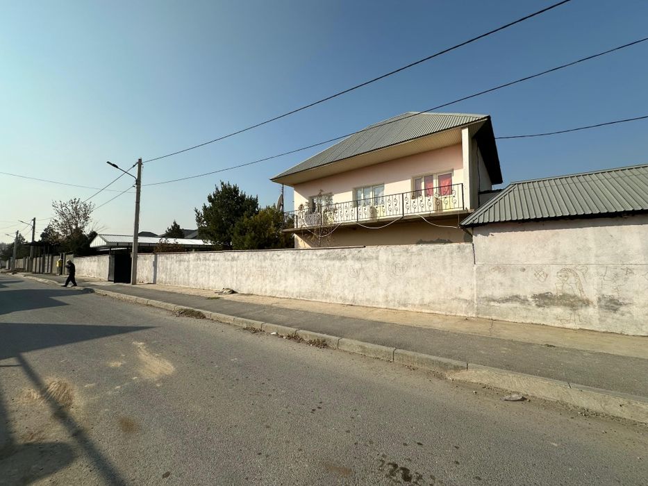 Благоустроенный 2-х этажный дом в микрорайоне "ТАСКЕН", 22,5 сотки.