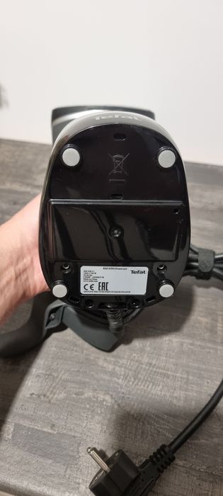 Fier de calcat TEFAL vertical