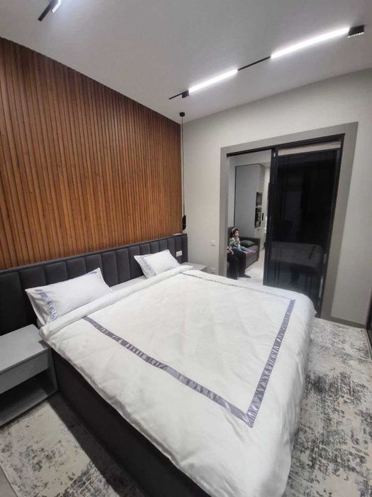 ШИКАРНАЯ!!! 1 КОМ кв-ра на дружбе рядом метро удобная локация S