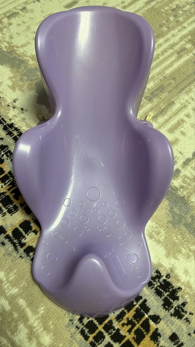 Отдам бесплатно сиденье для купания малыша