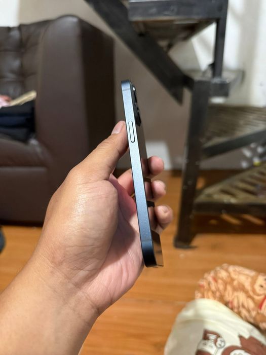 iPhone 13 cu 96% Bateria