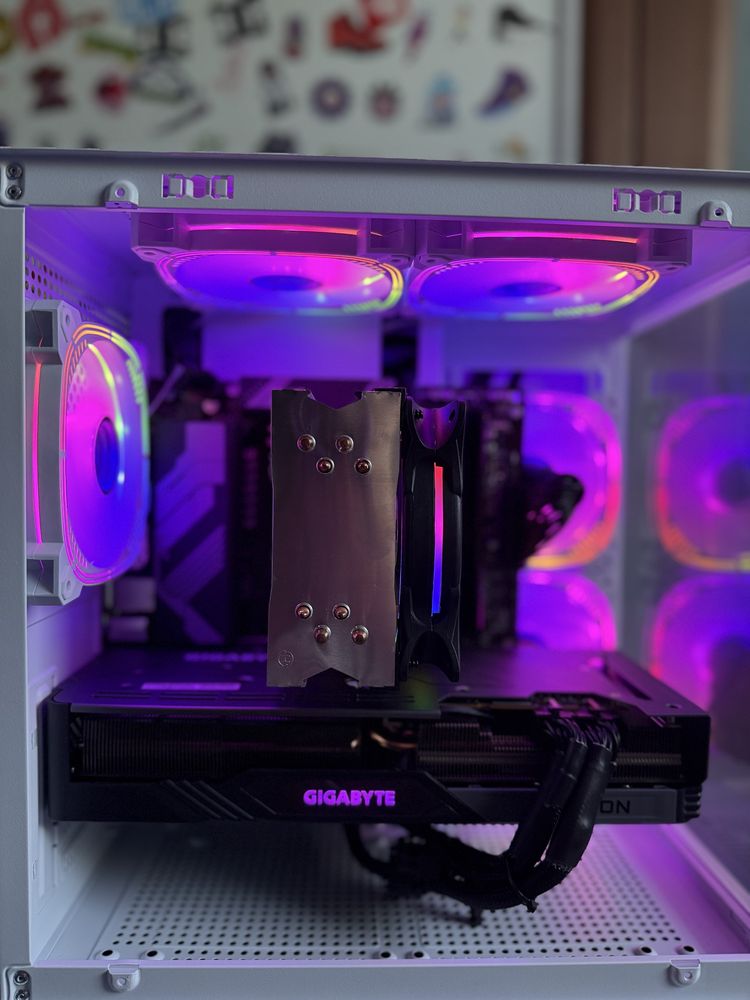 Setup Gaming RGB RX7800 XT R5 7600x 32gb + Monitor