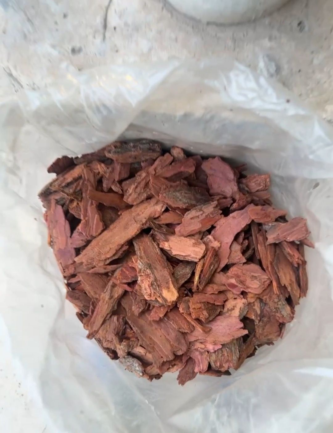 Кора сосны/лиственницы высшего качества крупной фракции, из России.