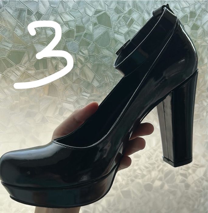 Продавам обувки малко носени