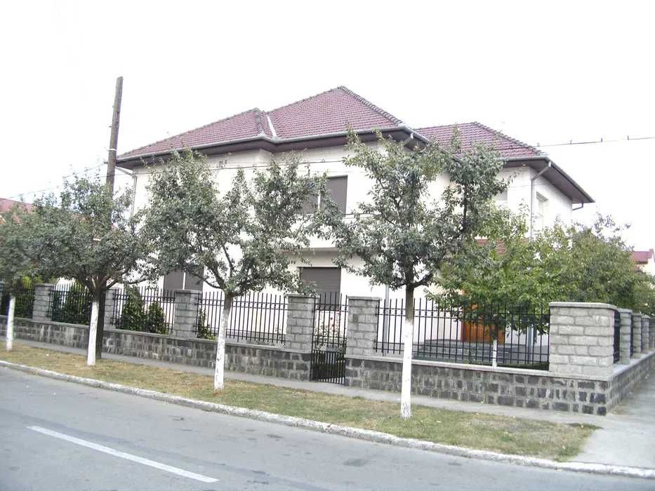 Închiriez apartament în vilă, într-o zonă liniștită din Timișoara