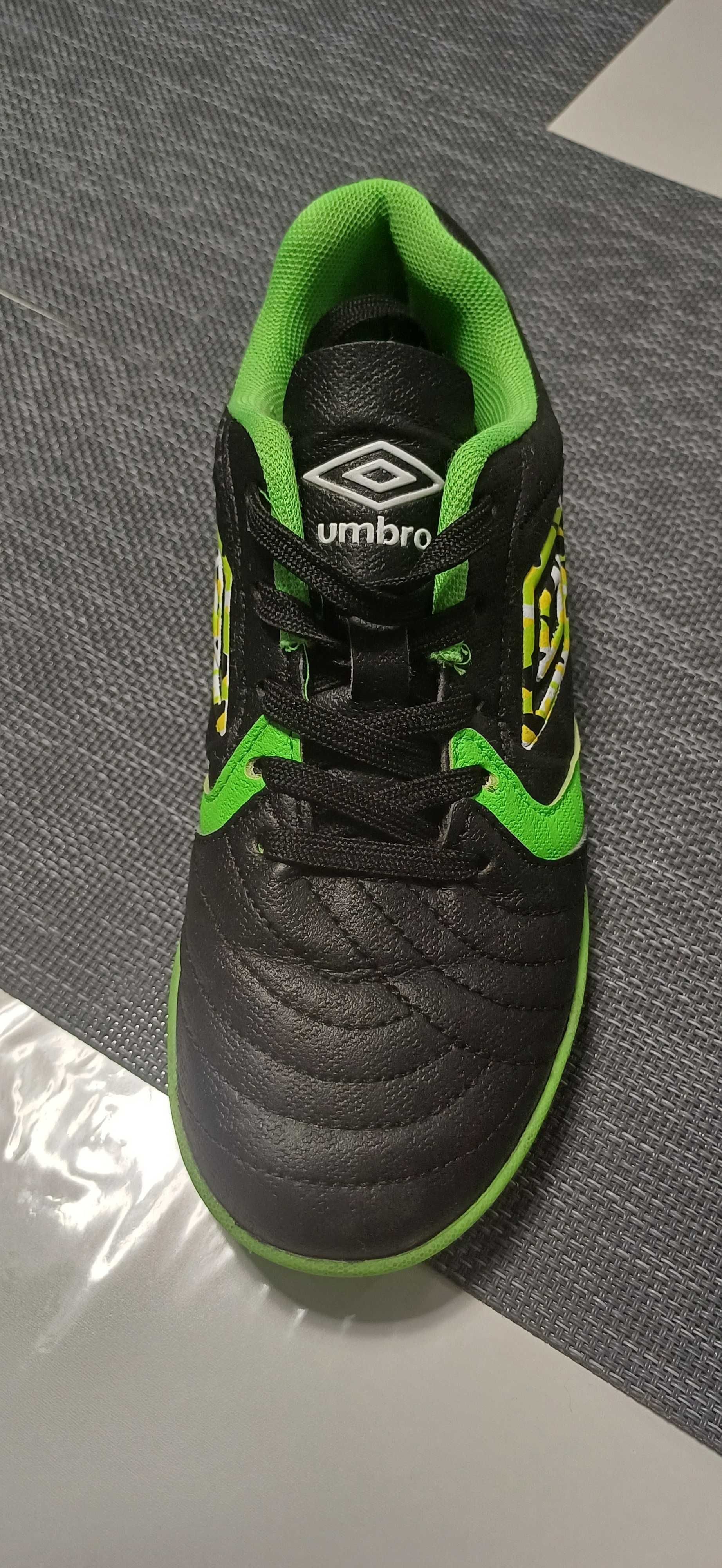 Стоножки за футбол Umbro