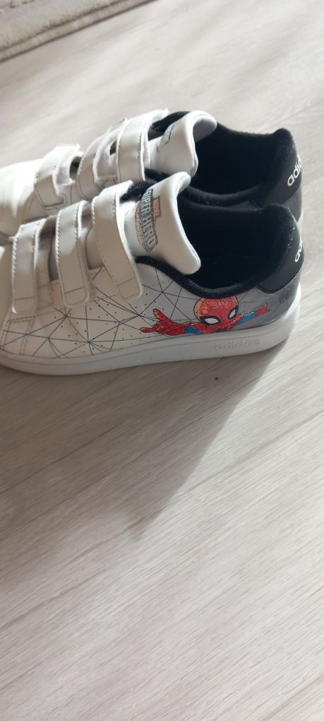 Маратонки Adidas