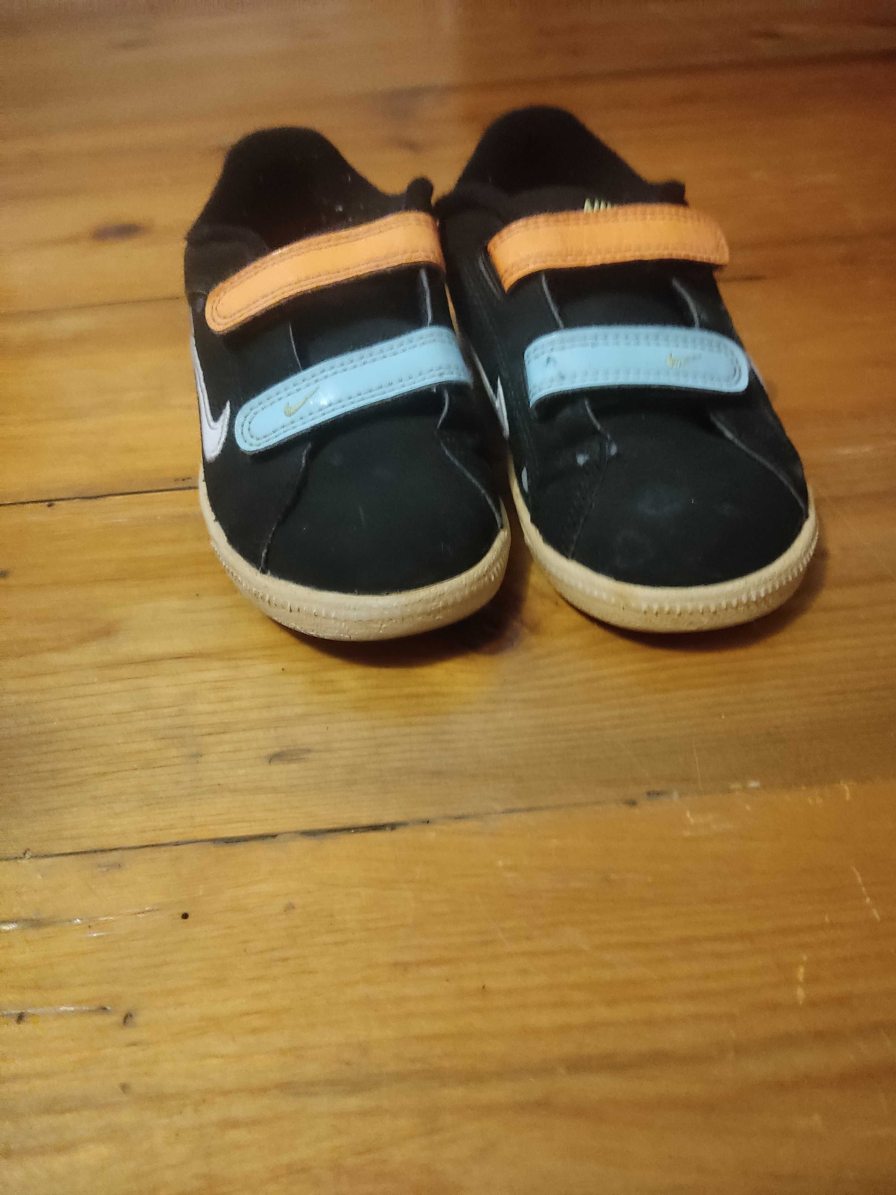 Маратонки   Nike