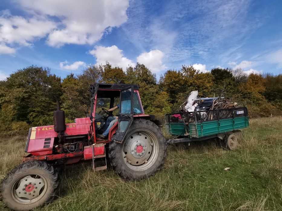 Vand Tractor Belarus cu remorca