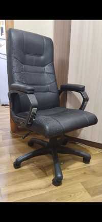 Продам кресло компьютерное б/у