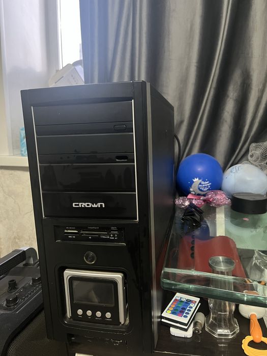 Процессор (монитор, мышь, клавиатура входят в комплект)