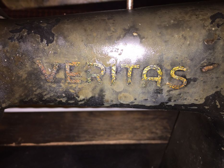 Mașină de Cusut Veritas 15 Vintage cu Masă din Lemn E135532