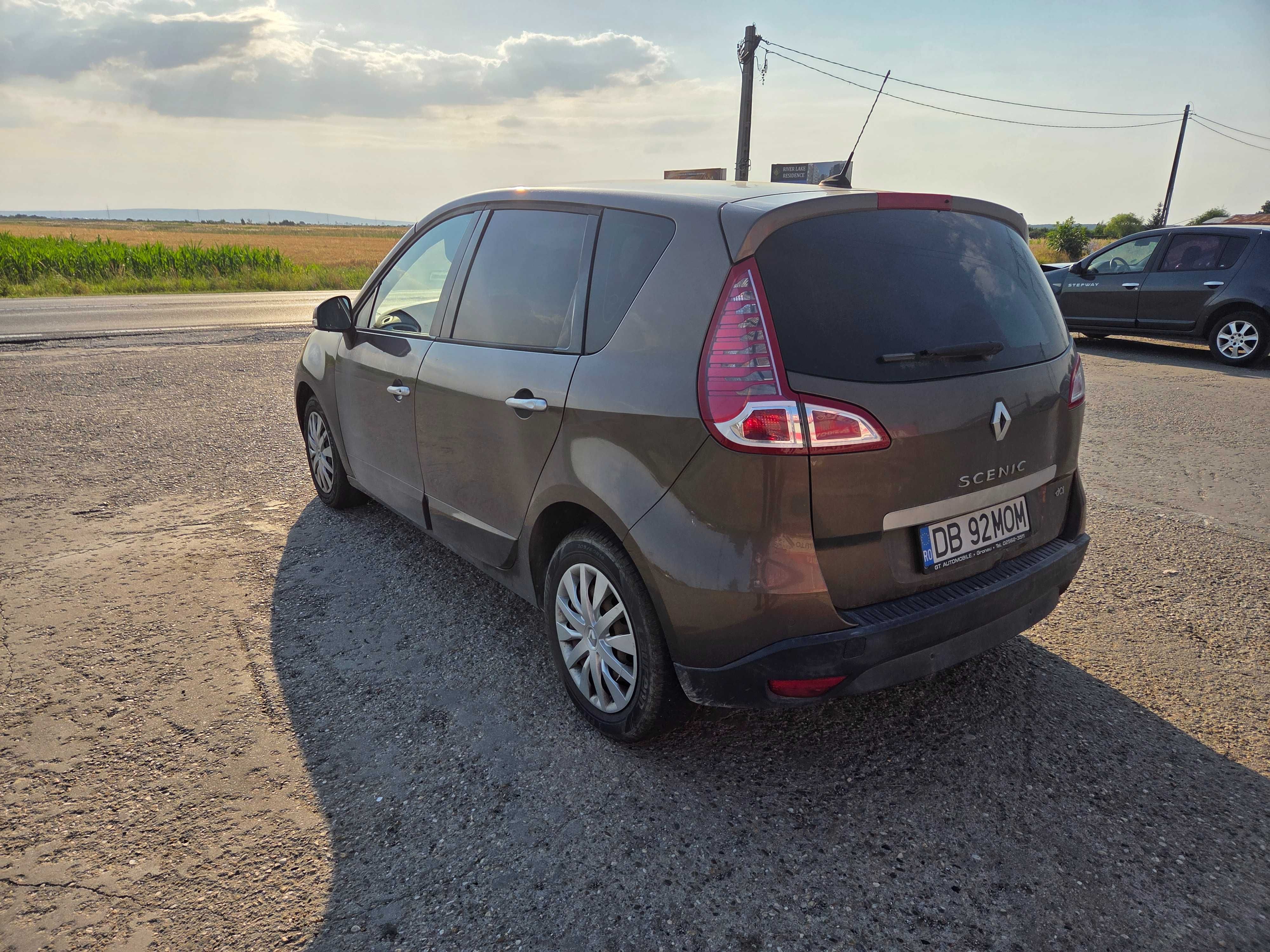 Vand Renault Scenic 3 III 1.5Dci 2010 110 cai Usor Avariat