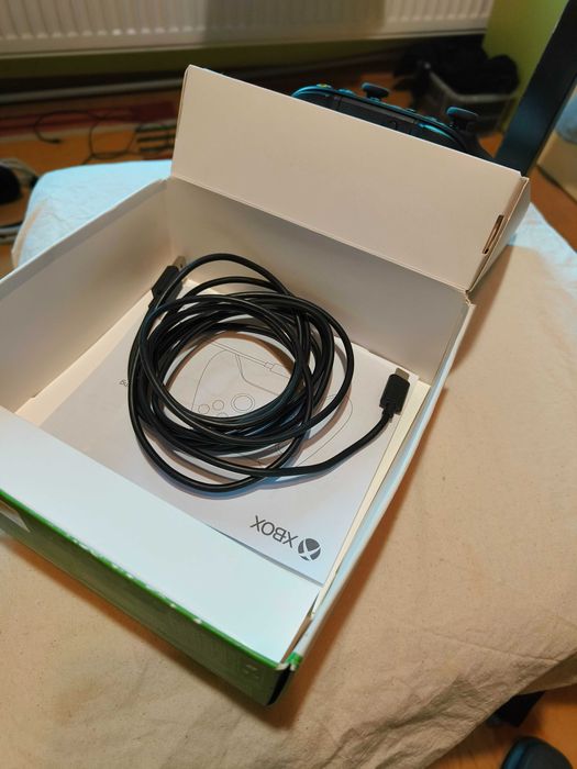 Xbox Wireless Controller in Carbon Black