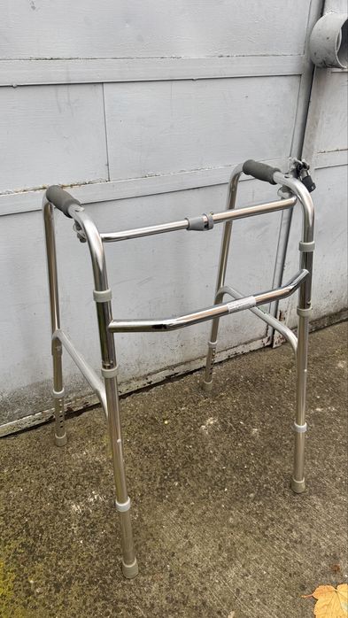 Cadru de mers ortopedic pliabil reglabil aluminiu varstnici seniori