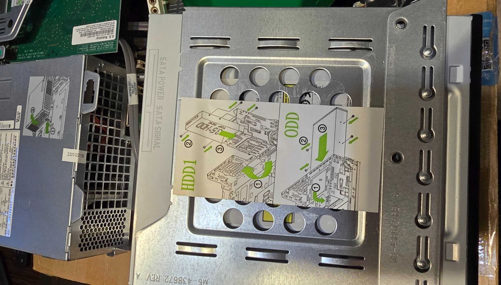 Компютър -  HP rp5700 Small Form Factor (SFF)