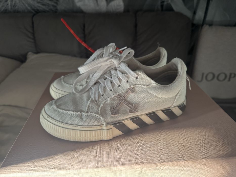 Off white кецове