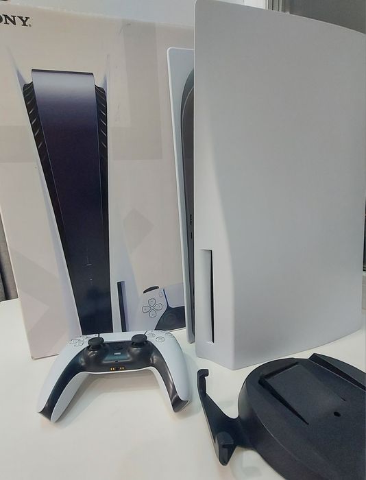 Продам sony playstation 5 fat 825gb ПС5.
В отличном состоянии,
