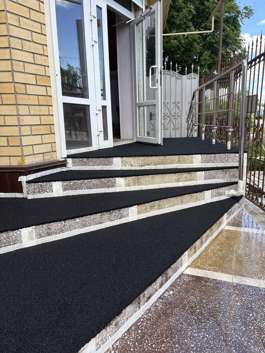 Бесшовное тартановое покрытие!