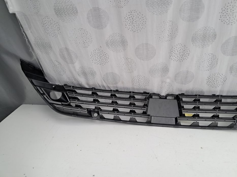 Грил решетка броня Opel Astra L