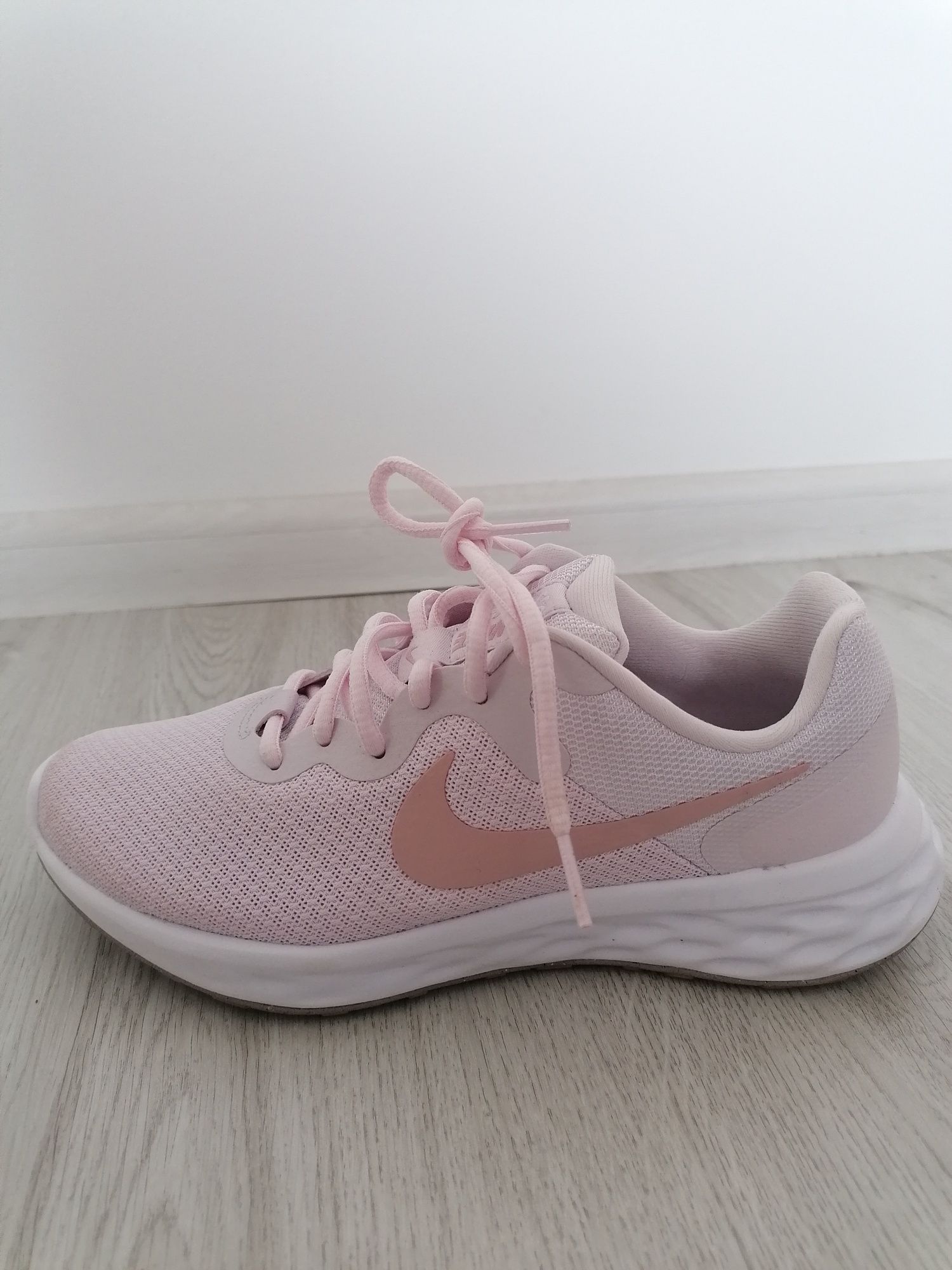 Маратонки Nike Revolution 6 NN