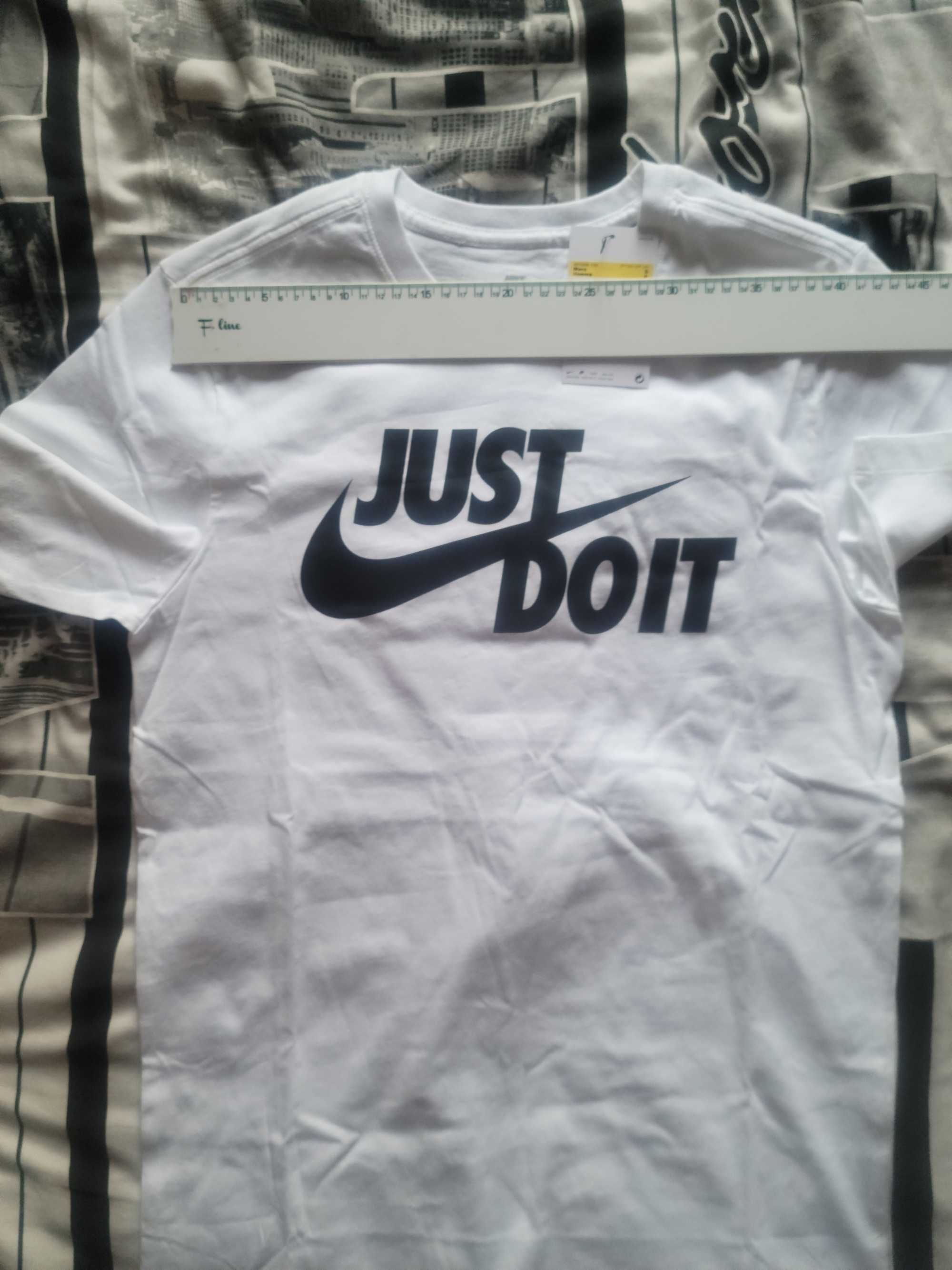 Оригинални мъжки тениски Nike 2бр размр S ЧИСТО НОВИ!!