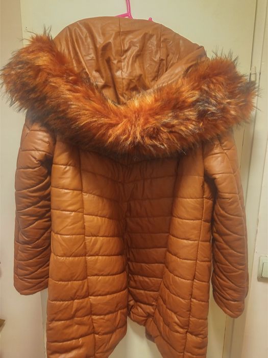 Много запазено зимно яке.